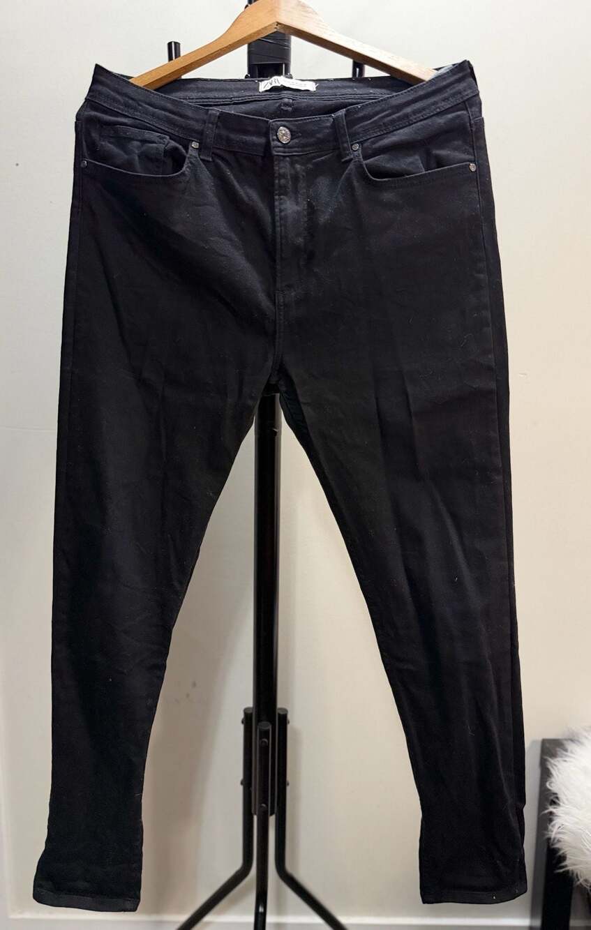 Zara Men DNWR Black Slim Fit Denim Jeans 34 waistline